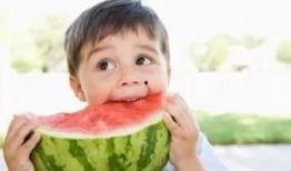 娱乐吃瓜酱救小孩,爱心瞬间温暖人心